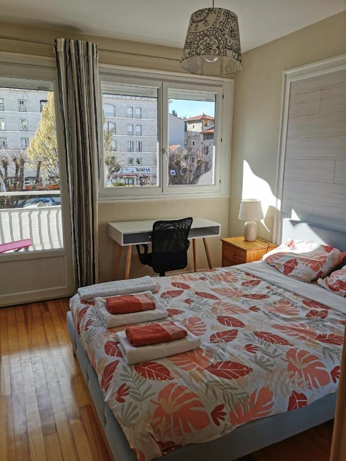 Chambre Privee Dans Appart Partage, Centre Ville, Avec Vue Sur Les Monuments Le Puy-en-Velay Exterior foto
